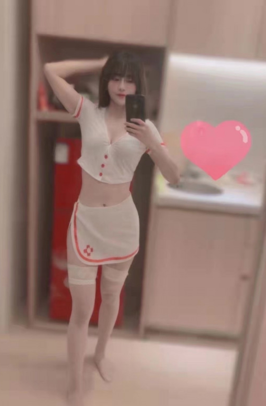 临平区银泰漂亮性感的小英妹妹